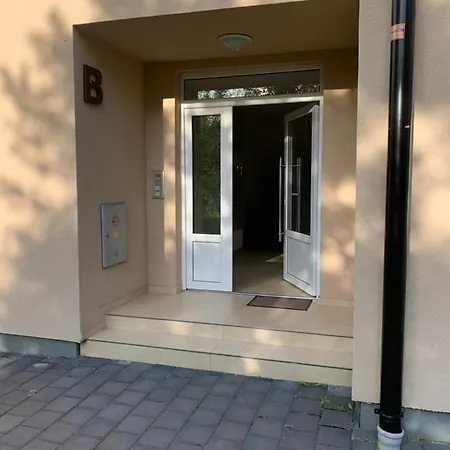 Stan Na Dan Cazin Apartment *